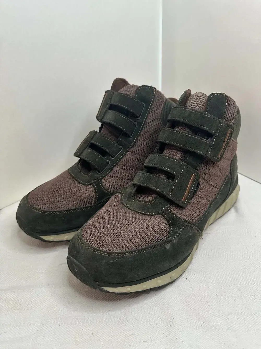 L.L.Bean Men's Snow Sneaker 5 Boots Hook-and-Loop Mid Waterproof Insulated